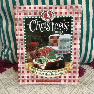 Gooseberry Patch Christmas craft book.  Volume 4
